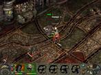 SCHADENSMELDUNG Die Gefechte werden nicht mehr wie in Baldur's Gate in einem Dialogfenster kommentiert. Stattdessen erscheinen die Meldungen jetzt &uuml;ber den K&ouml;pfen der am Kampf beteiligten Streith&auml;hne.